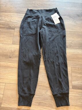 NWT Athleta women’s Venice Joggers Black Size Small